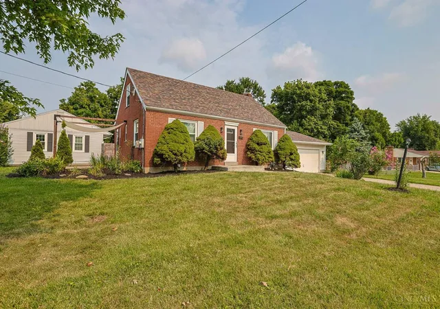 1st image of 556 Grandin Ave, Springdale, OH 45246 | MLS# 1888749