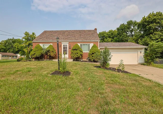 2nd image of 556 Grandin Ave, Springdale, OH 45246 | MLS# 1888749