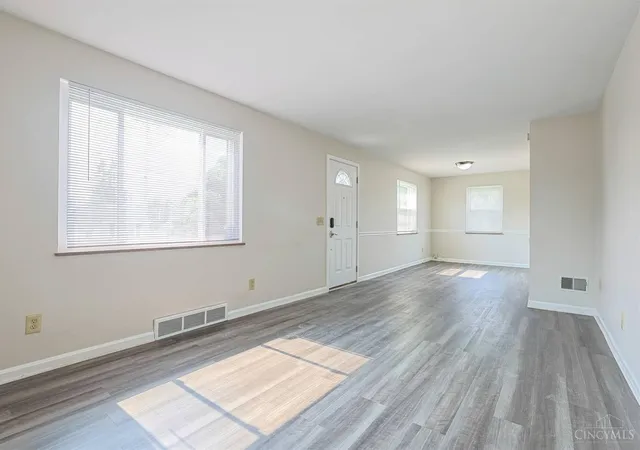 5th image of 556 Grandin Ave, Springdale, OH 45246 | MLS# 1888749
