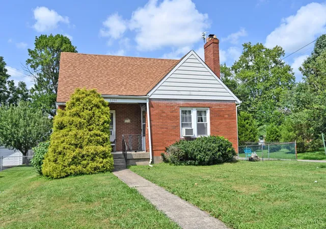 2nd image of 3744 Lansdowne Ave, Deer Park, OH 45236 | MLS# 1887213