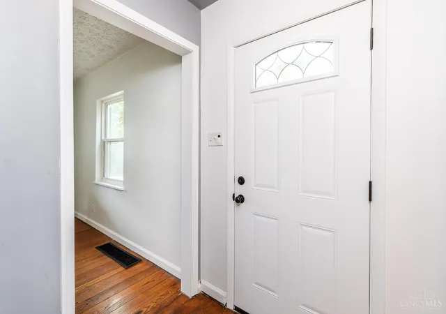 3rd image of 7527 Montgomery Rd, Sycamore Twp, OH 45236 | MLS# 1888765