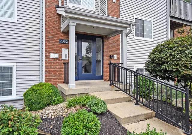 Listing Photo 3 - Condo for sale in building located at 7382 Ridgepoint Dr, Cincinnati, OH 45230 - Unit #7