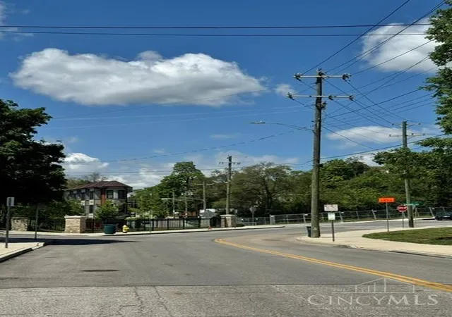 Photo 2 of Single family home for sale at 229 Dorchester Ave, Cincinnati, OH 45219 | MLS# 1888680 | Listing updated on 2026-08-03