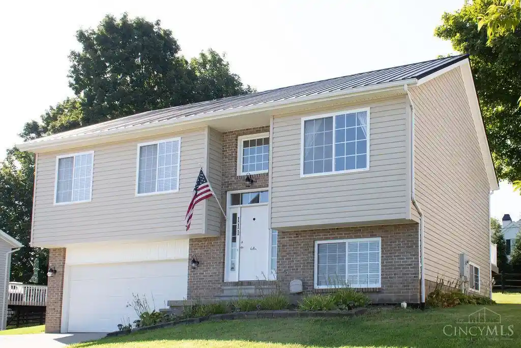 Photo 1 of Sale Pending at 111 Oak Hills Dr, Hillsboro, OH 45133 | MLS# 1888809 | Listing updated on 2026-10-22