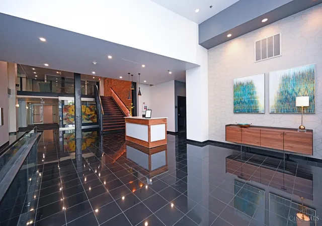 Listing Photo 4 - Condo for sale in building located at 15 W 4Th St, Cincinnati, OH 45202 - Unit #401