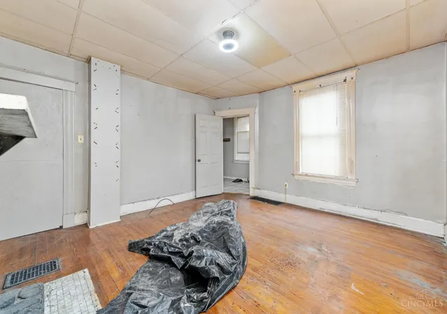 Photo 4 of Sale Pending at 5112 Silver St, Norwood, OH 45212 | MLS# 1888783 | Listing updated on 2026-09-10
