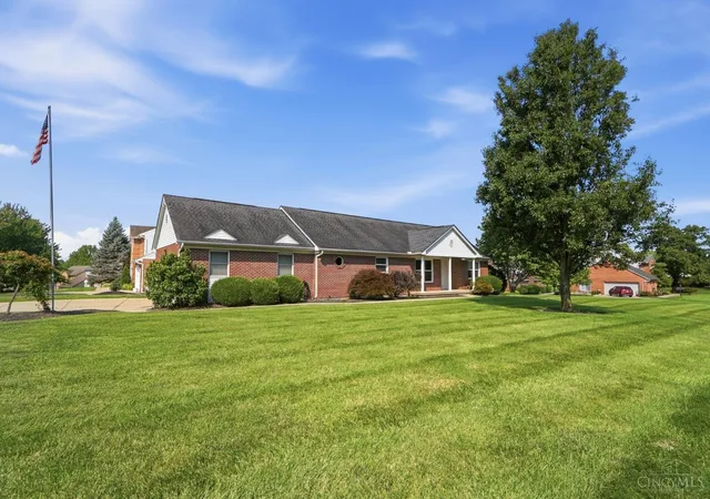 Photo 3 of Single family home for sale at 8255 Lakevalley Dr, Cincinnati, OH 45247 | MLS# 1888592 | Listing updated on 2026-09-09
