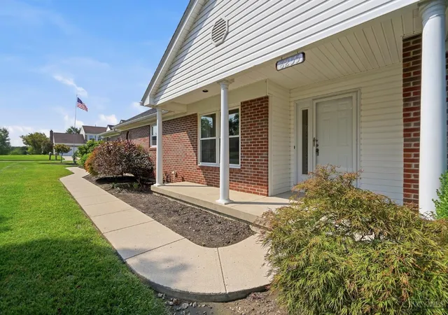 Photo 4 of Single family home for sale at 8255 Lakevalley Dr, Cincinnati, OH 45247 | MLS# 1888592 | Listing updated on 2026-09-09