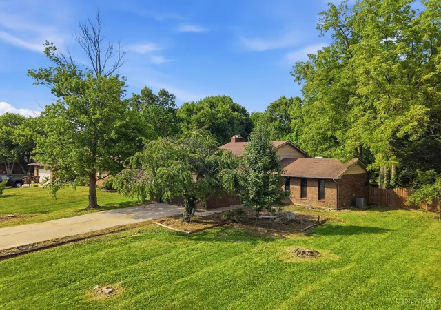 Photo 3 of Sale Pending at 6332 Shannon Dr, Fairfield Twp, OH 45011 | MLS# 1888834 | Listing updated on 2026-08-12