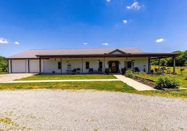 3rd image of 4054 Concord Rd, New Market Twp, OH 45133 | MLS# 1888866