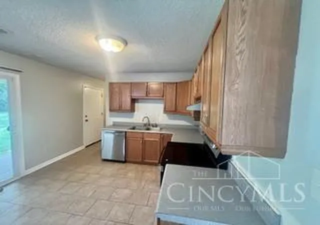 Photo 8 of Single family home for sale at 10012 Crusader Dr, Colerain Twp, OH 45251 | MLS# 1888748 | Listing updated on 2026-09-14