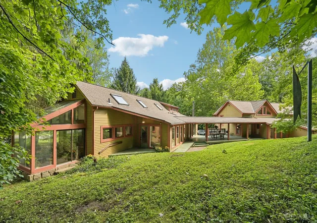 4th image of 3168 Pond Run Rd, New Richmond, OH 45157 | MLS# 1888575