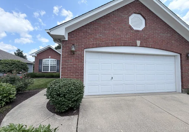 Photo 3 of Single family home for sale at 10140 Sawtry Ln, Washington Twp, OH 45458 | MLS# 1888899 | Listing updated on 2026-09-03