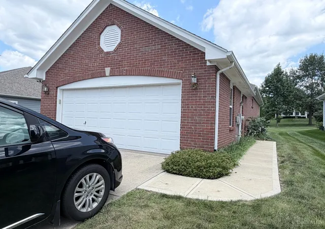 Photo 3 of Single family home for sale at 10140 Sawtry Ln, Washington Twp, OH 45458 | MLS# 1888899 | Listing updated on 2026-09-03