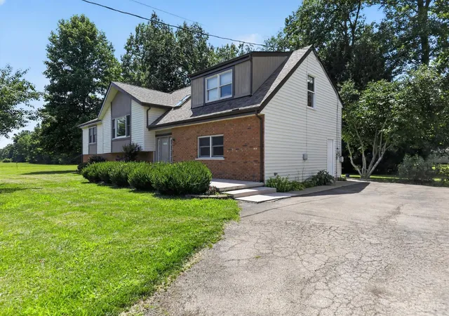 2nd image of 120 Haw Dr, Franklin Twp, OH 45171 | MLS# 1884831