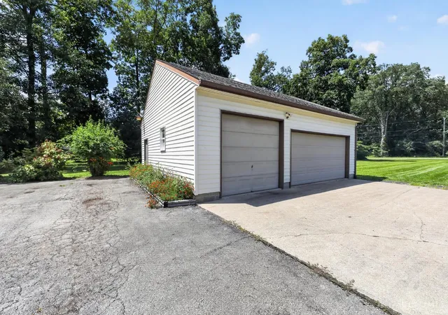 Photo 3 of Single family home for sale at 120 Haw Dr, Franklin Twp, OH 45171 | MLS# 1884831 | Listing updated on 2026-09-24