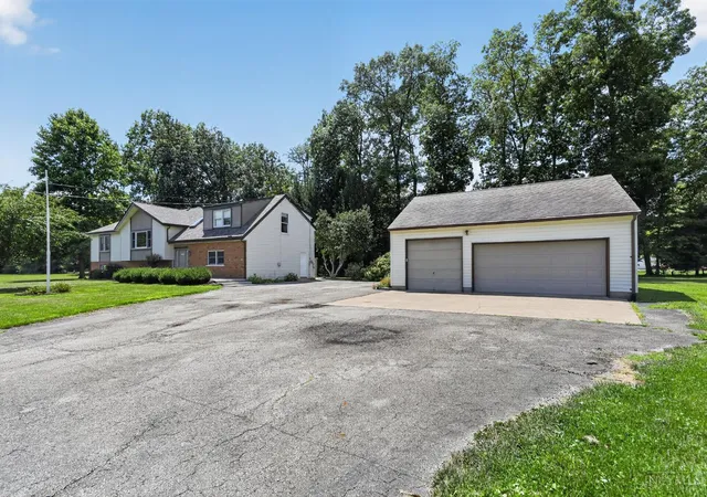 Photo 4 of Single family home for sale at 120 Haw Dr, Franklin Twp, OH 45171 | MLS# 1884831 | Listing updated on 2026-09-24