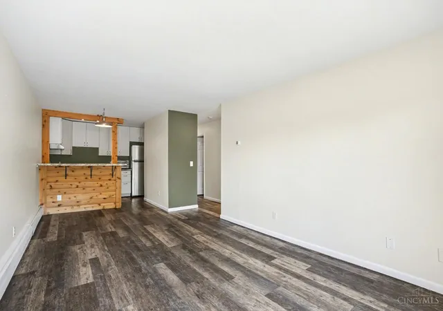 5th image of 4908 Chalet Dr #405, Cincinnati, OH 45217 | MLS# 1888912