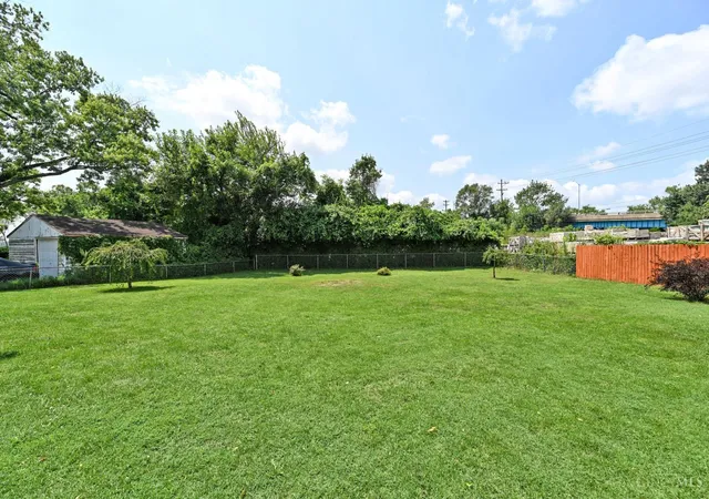 3rd image of 10937 Ohio Ave, Sharonville, OH 45241 | MLS# 1888330