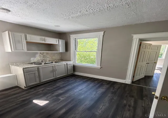 Photo 3 of Multi family home for sale at 811 S Fred Shuttlesworth Cir, Cincinnati, OH 45229 | MLS# 1888868 | Listing updated on 2026-09-02