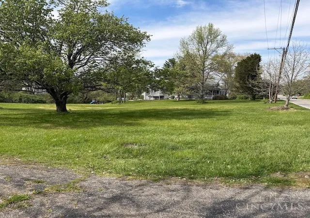 2nd image of 8305 Miami Rd, Sycamore Twp, OH 45243 | MLS# 1888878