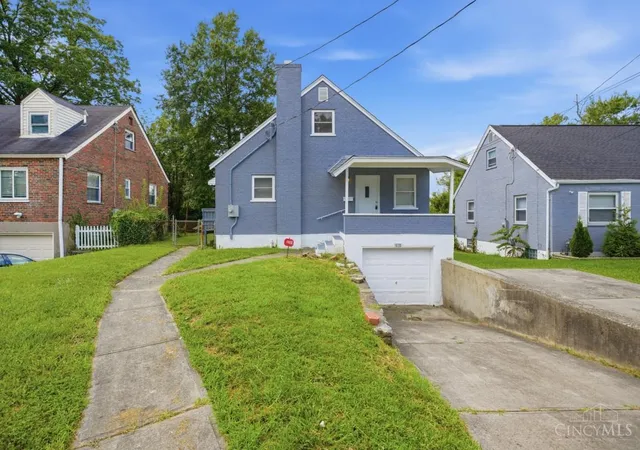 2nd image of 2807 W Galbraith Rd, Cincinnati, OH 45239 | MLS# 1888971