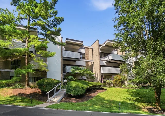 1st image of 399 W Galbraith #109, Cincinnati, OH 45215 | MLS# 1888379