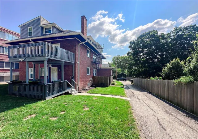 2nd image of 2515 Hackberry St, Cincinnati, OH 45206