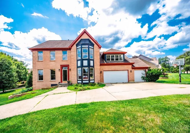 2nd image of 11725 Darbyshire Ct, Symmes Twp, OH 45140 | MLS# 1887895