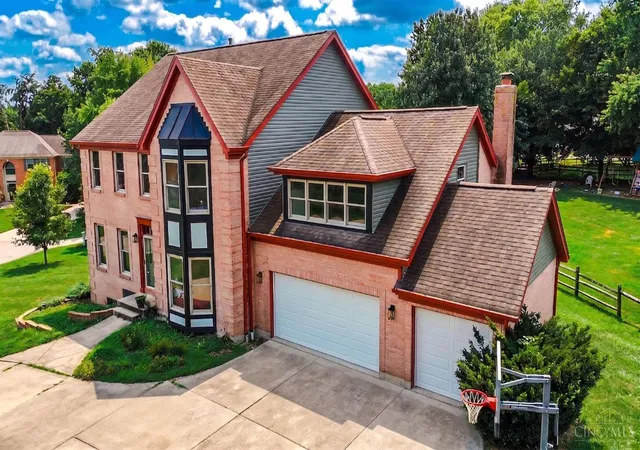 3rd image of 11725 Darbyshire Ct, Symmes Twp, OH 45140 | MLS# 1887895