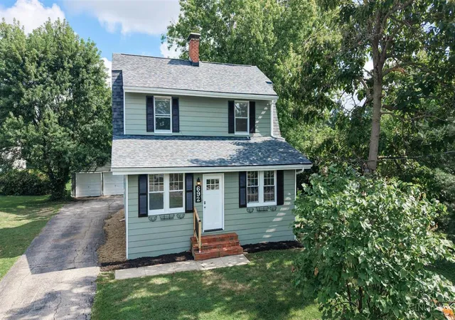 1st image of 692 W Kemper Rd, Springdale, OH 45246 | MLS# 1888916
