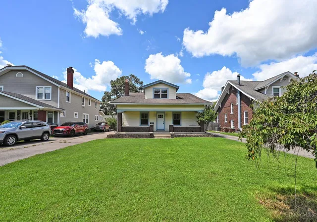 Photo 3 of Single family home for sale at 3209 Pleasant Ave, Hamilton, OH 45015 | MLS# 1889000 | Listing updated on 2026-08-20