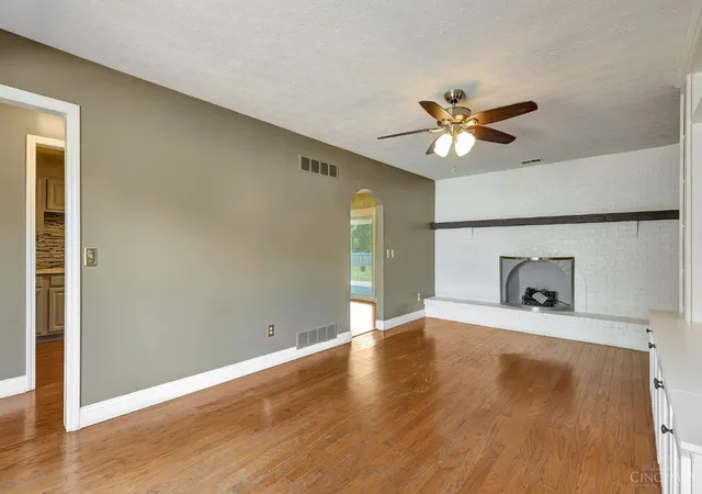 4th image of 6216 Vineyard Tr, Amelia, OH 45102 | MLS# 1888778