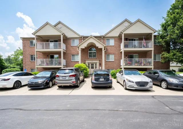 Condo for sale at 3171 Preserve Ln #3A, Cincinnati, OH 45239 | MLS# 1888935