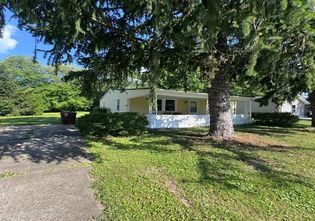 3rd image of 314 Brown St, Bethel, OH 45106 | MLS# 1889034
