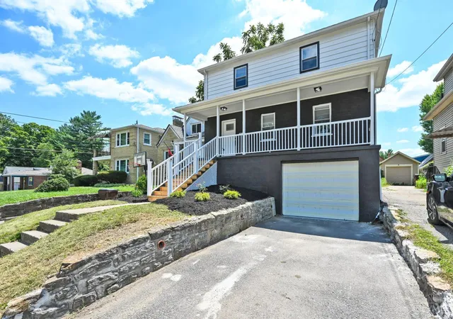 Photo 3 of Single family home for sale at 2529 Bremont Ave, Golf Manor, OH 45237 | MLS# 1888660 | Listing updated on 2026-08-27