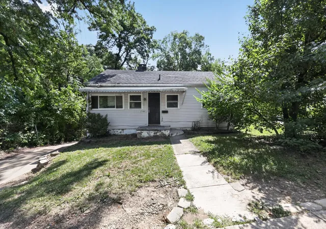 Photo 2 of Single family home for sale at 1300 Rutledge Ave, Cincinnati, OH 45205 | MLS# 1888447 | Listing updated on 2026-09-03