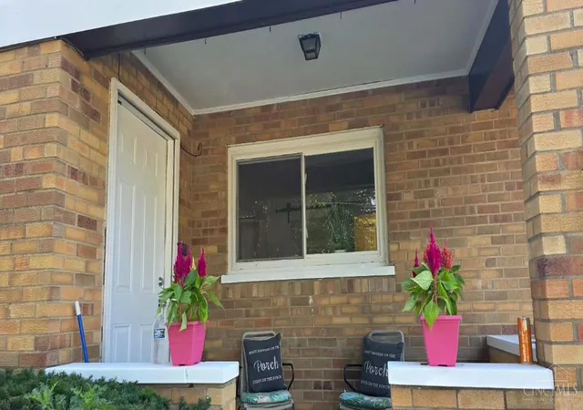 Photo 2 of Sale Pending at 6760 Golfway Dr, Cincinnati, OH 45239 | MLS# 1889053 | Listing updated on 2026-08-05