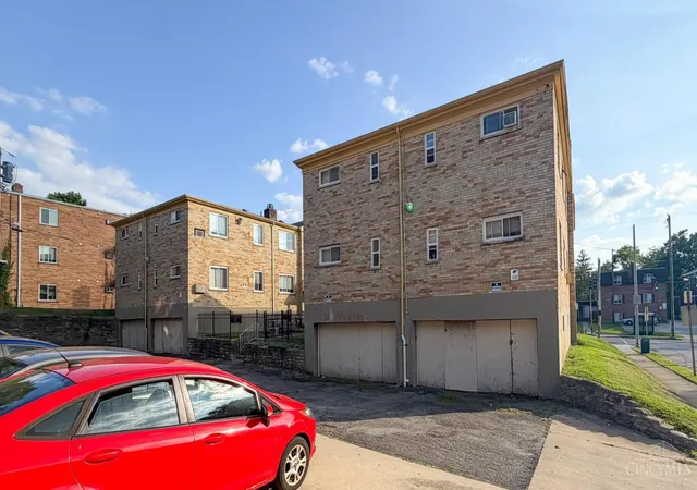 2nd image of 2896 Harrison Ave, Cincinnati, OH 45211 | MLS# 1889075