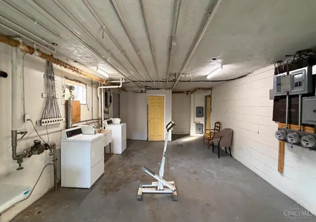 2nd image of 2896 Harrison Ave, Cincinnati, OH 45211