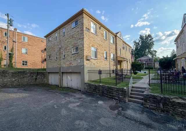 4th image of 2896 Harrison Ave, Cheviot, OH 45211