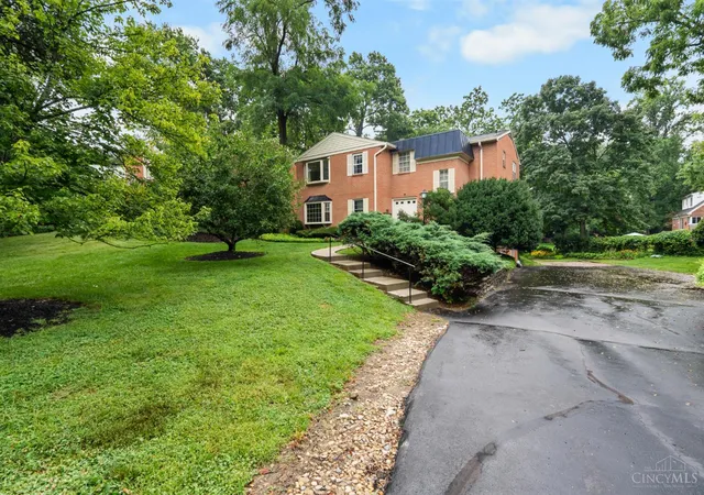 2nd image of 1816 Belle Meade Ct, Cincinnati, OH 45230 | MLS# 1889067
