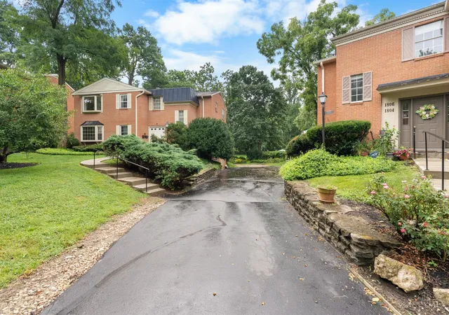3rd image of 1816 Belle Meade Ct, Cincinnati, OH 45230