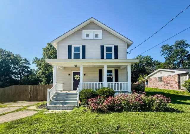 Photo 1 of Sale Pending at 1007 W Loveland Ave, Loveland, OH 45140 | MLS# 1888388 | Listing updated on 2026-08-10