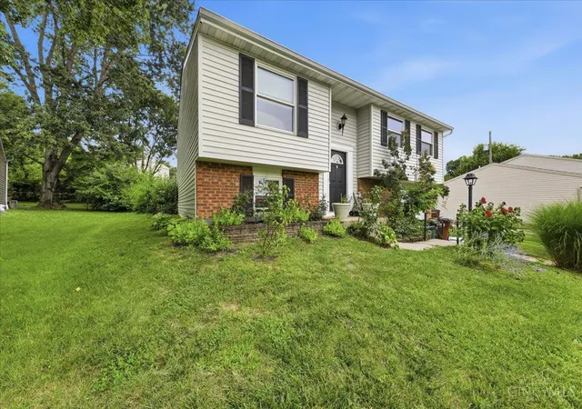 Photo 2 of Sale Pending at 10264 Snowflake Ln, Colerain Twp, OH 45251 | MLS# 1889079 | Listing updated on 2026-09-10