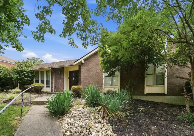 Photo 3 of Sale Pending at 7031 Butterwood Dr, West Chester, OH 45241 | MLS# 1889019 | Listing updated on 2026-09-02