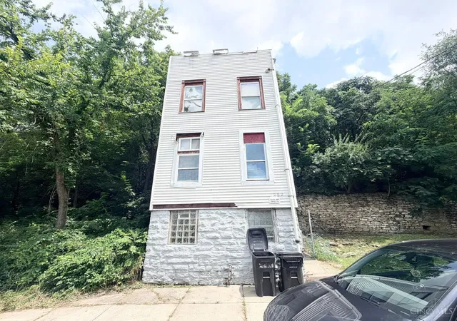 Single family home for sale at 252 Renner St, Cincinnati, OH 45214 | MLS# 1888584