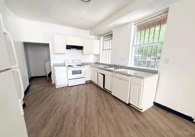 Photo 2 of Single family home for sale at 252 Renner St, Cincinnati, OH 45214 | MLS# 1888584 | Listing updated on 2026-08-01