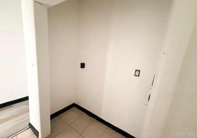 Photo 4 of Single family home for sale at 252 Renner St, Cincinnati, OH 45214 | MLS# 1888584 | Listing updated on 2026-08-01