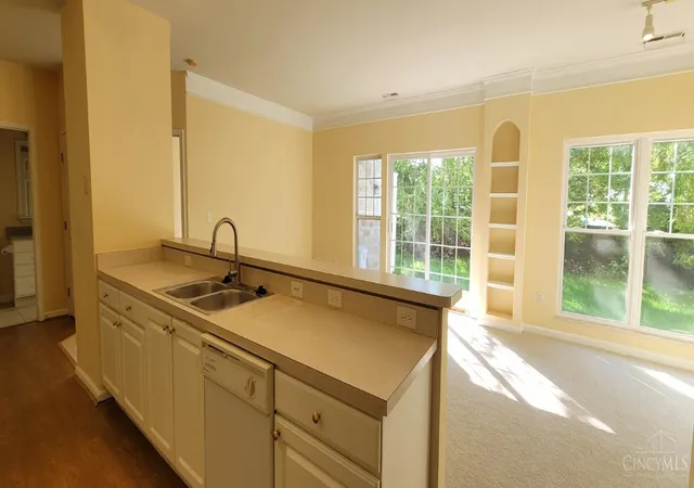 Listing Photo 4 - Condo for sale in building located at 9168 Yarmouth Dr, Deerfield Twp., OH 45140 - Unit #B
